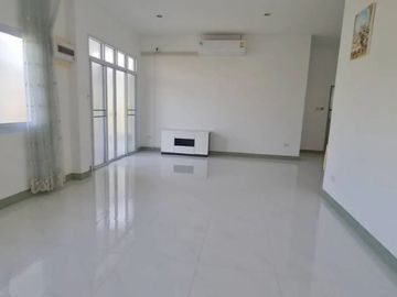 3 Bedroom House for sale in San Phak Wan, Chiang Mai