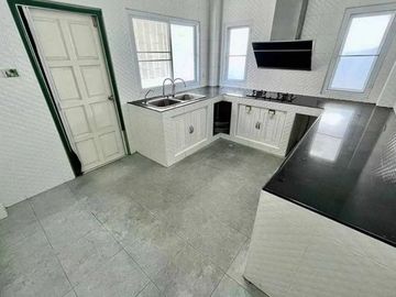 3 Bedroom House for sale in San Phak Wan, Chiang Mai