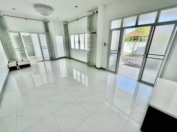 3 Bedroom House for sale in San Phak Wan, Chiang Mai