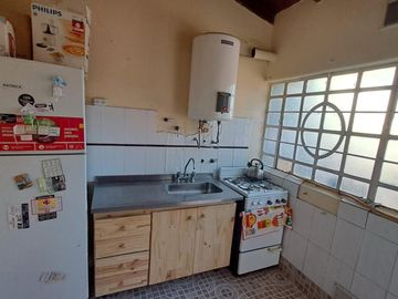 Casa en venta - 2 Dormitorios 1 Baño - Villa Gesell