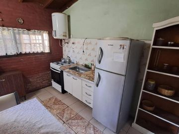 Casa en venta - 2 Dormitorios 1 Baño - Villa Gesell