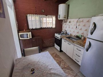 Casa en venta - 2 Dormitorios 1 Baño - Villa Gesell