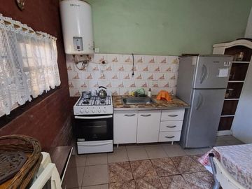 Casa en venta - 2 Dormitorios 1 Baño - Villa Gesell
