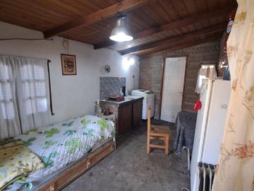 Casa en venta - 2 Dormitorios 1 Baño - Villa Gesell