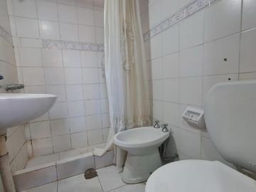 Casa en venta - 2 Dormitorios 1 Baño - Villa Gesell