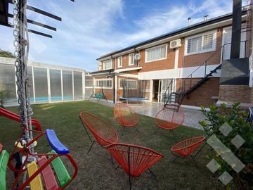 VENTA CASA CON DPTO CALLE ELORDI AL 600. Bº UNION RESIDENCIAL PLOTTIER NEUQUEN