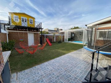 VENTA CASA CON DPTO CALLE ELORDI AL 600. Bº UNION RESIDENCIAL PLOTTIER NEUQUEN