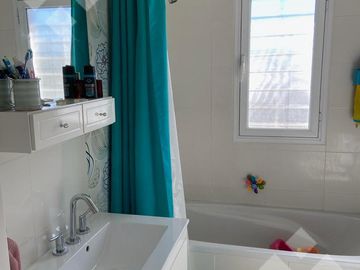 VENTA CASA CON DPTO CALLE ELORDI AL 600. Bº UNION RESIDENCIAL PLOTTIER NEUQUEN
