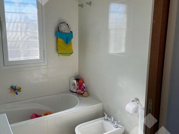 VENTA CASA CON DPTO CALLE ELORDI AL 600. Bº UNION RESIDENCIAL PLOTTIER NEUQUEN