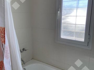 VENTA CASA CON DPTO CALLE ELORDI AL 600. Bº UNION RESIDENCIAL PLOTTIER NEUQUEN