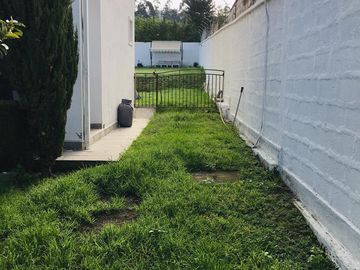 Venta casa Guayllabamba Quito. En urbanización * JA