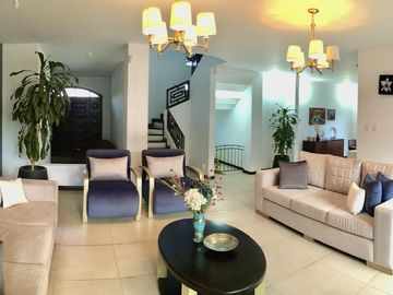 Venta casa Guayllabamba Quito. En urbanización * JA