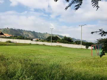 Venta casa Guayllabamba Quito. En urbanización * JA