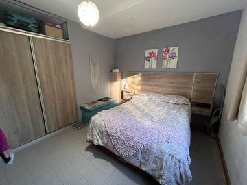 Casa con Galpon en Venta
