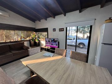 Casa con Galpon en Venta