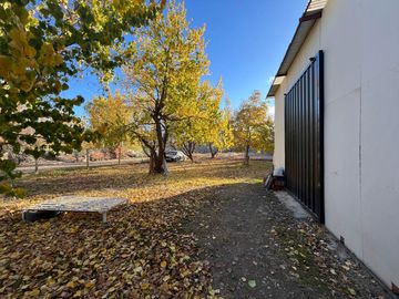 Casa con Galpon en Venta