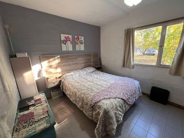 Casa con Galpon en Venta