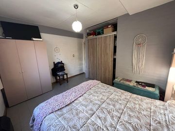 Casa con Galpon en Venta