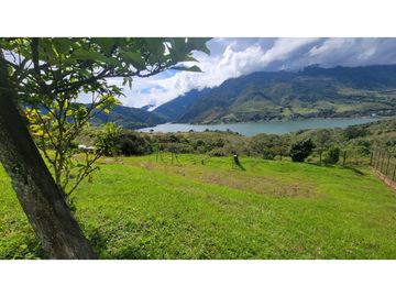 FINCA EN VENTA LAGO CALIMA DARIEN EN CONDOMINIO