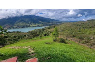 FINCA EN VENTA LAGO CALIMA DARIEN EN CONDOMINIO