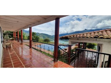 FINCA EN VENTA LAGO CALIMA DARIEN EN CONDOMINIO