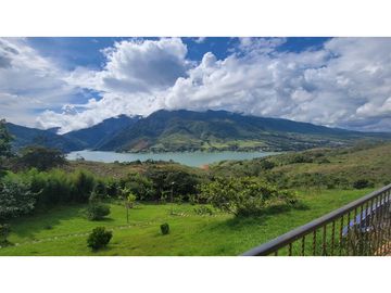 FINCA EN VENTA LAGO CALIMA DARIEN EN CONDOMINIO