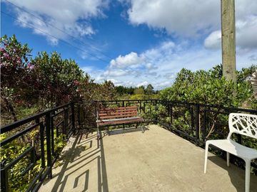 Vendo hermosa casa campestre en Guatapé