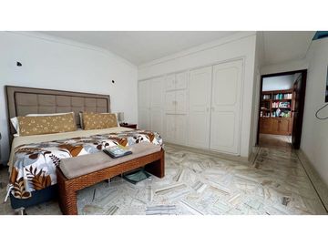 Casa de dos pisos en venta Barrio Las Mercedes Palmira Valle Colombia