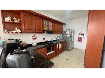 Casa de dos pisos en venta Barrio Las Mercedes Palmira Valle Colombia