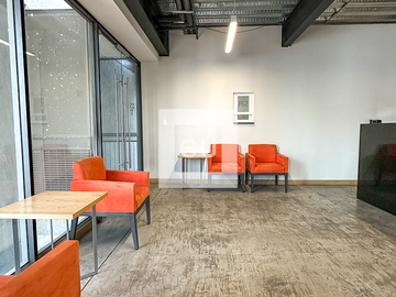 Oficinas en VENTA con terrazas con excelente ubicación en Hipódromo