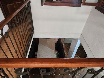 Casa de 3 pisos con Baño en planta baja y espacios generosos en Villa Santin
