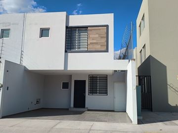 Casa en Venta en fraccionamiento VERONA