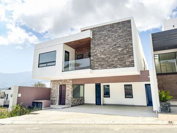 Casa en venta en Bosques de las Misiones Sector Encino en Santiago