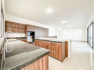 Casa en venta en Bosques de las Misiones Sector Encino en Santiago