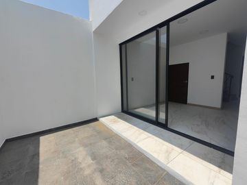 CASA EN VENTA EN PARQUE REAL RESIDENCIAL, ZONA SAN JUAN CUAUTLANCINGO.