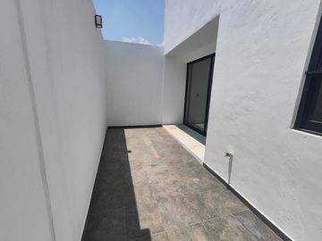 CASA EN VENTA EN PARQUE REAL RESIDENCIAL, ZONA SAN JUAN CUAUTLANCINGO.