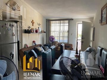 Departamento en  Venta en tercer piso, casi enfrente de la alberca de puertas coloradas