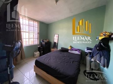 Departamento en  Venta en tercer piso, casi enfrente de la alberca de puertas coloradas