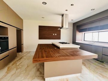 Increible y Exclusiva Casa en Venta en Cumbres del Lago Juriquilla, Queretaro, Mexico
