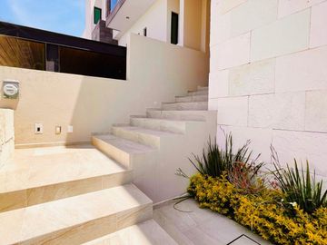 Increible y Exclusiva Casa en Venta en Cumbres del Lago Juriquilla, Queretaro, Mexico