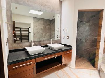 Increible y Exclusiva Casa en Venta en Cumbres del Lago Juriquilla, Queretaro, Mexico