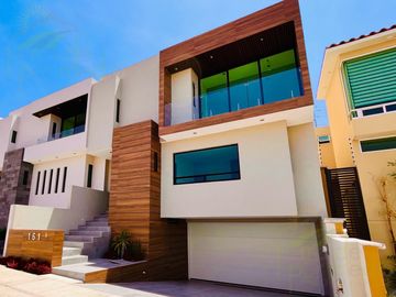 Increible y Exclusiva Casa en Venta en Cumbres del Lago Juriquilla, Queretaro, Mexico