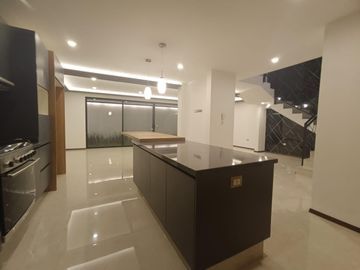 VENTA  casa de 4 recamaras en fraccionamiento Arboreto San Pedro Cholula