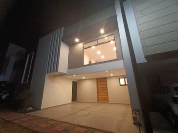VENTA  casa de 4 recamaras en fraccionamiento Arboreto San Pedro Cholula