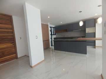 VENTA casa 4 recamaras en Puebla fraccionamiento Arboreto