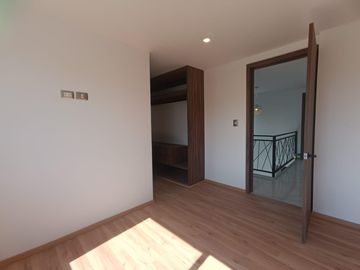 VENTA casa 4 recamaras en Puebla fraccionamiento Arboreto