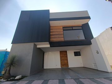 VENTA casa 4 recamaras en Puebla fraccionamiento Arboreto