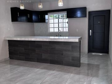 Casa en  Venta 2 recamaras con patio y estacionamiento en la col. Borreguera