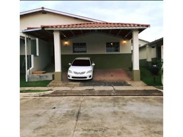 VENDO  CASA EN LA CHORRERA ALTOS DEL CAMPO