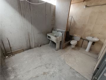 VILLA MARÍA DEL TRIUNFO - VENTA CASA CON COCHERA - ÁREA 160 m2